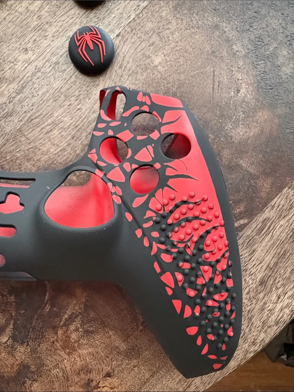 For PS5 Black & Red Spider-Themed silicone Controller Skin & Thumb Grips